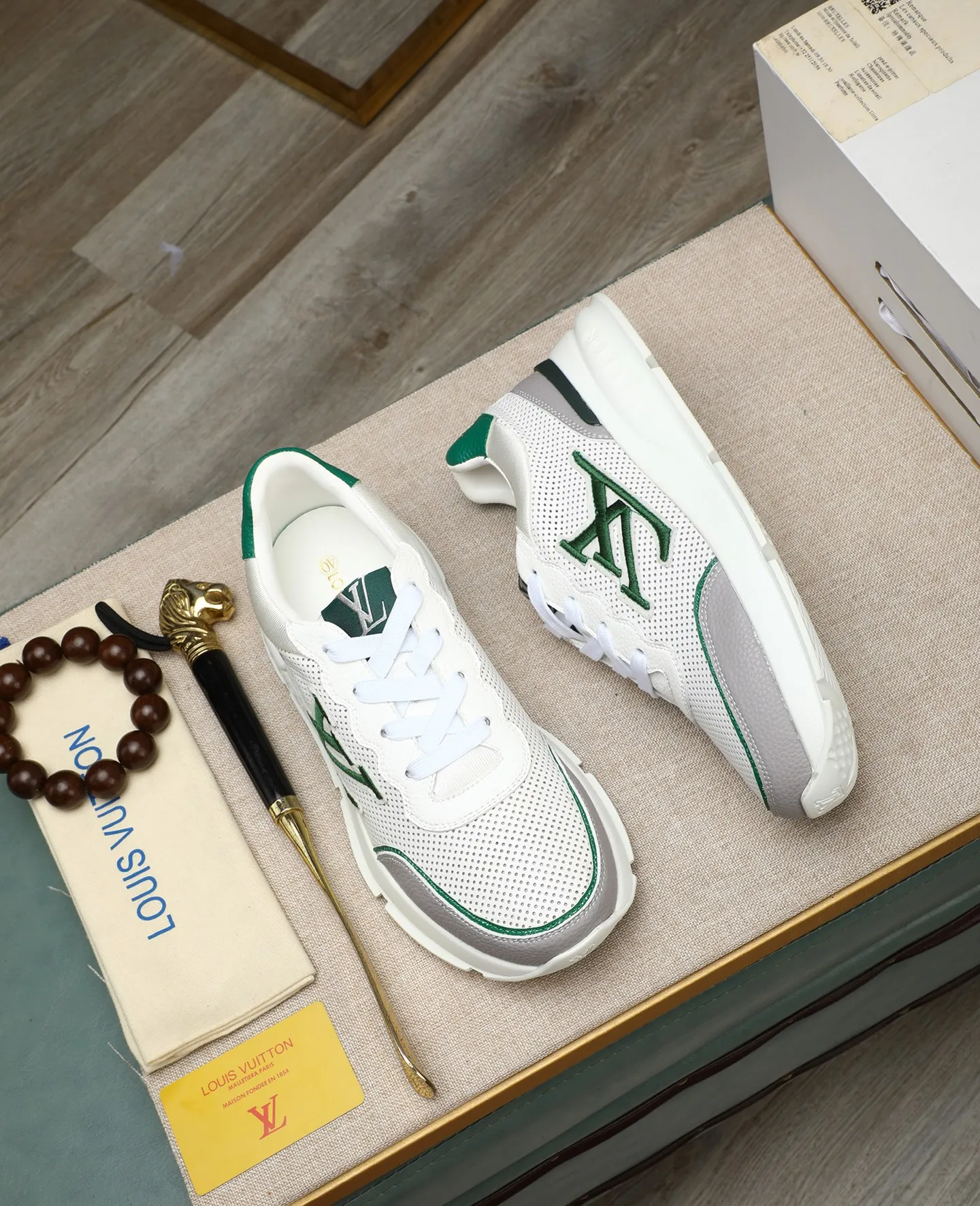 Men's shoes 💰460 📛📛【LOUIS VUITTON】Louis Vuitton official website synchronized new products 👟Milan fashion catwalk style 🇰🇾🇰🇾LV family logo, celebrity style, a must-have for fashionistas ⚠️First-layer calfskin ➕Genuine leather lining ➕Official website original version special outsole 👞Number 38-44